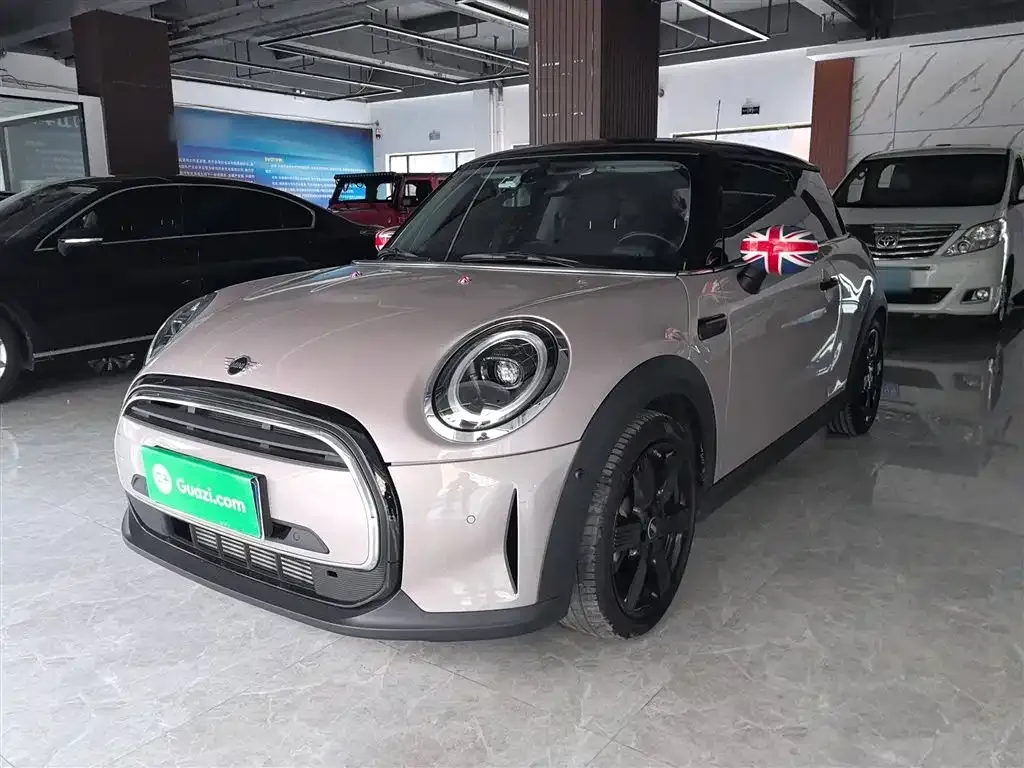 MINI Cooper (3-door) 2023 из CN, фото 2