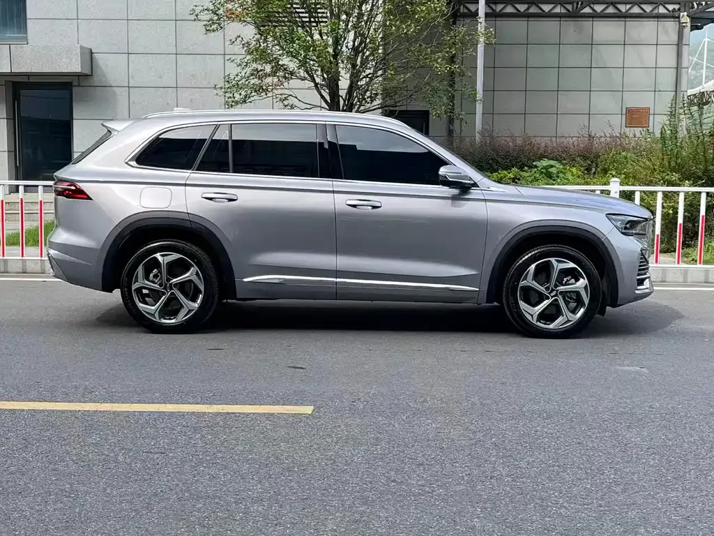 Geely Xingyue L — фото 4