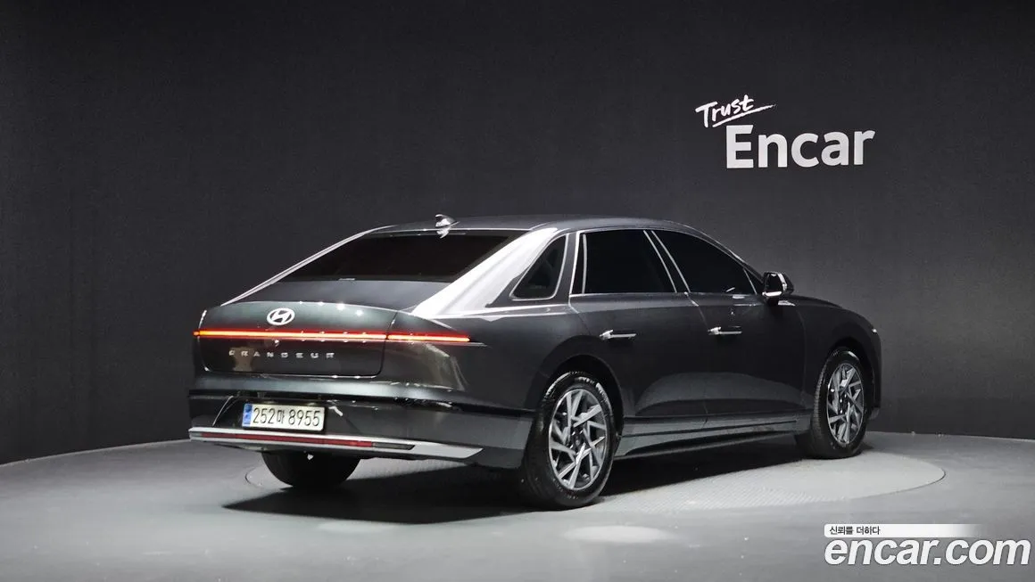 Hyundai Grandeur — фото 2