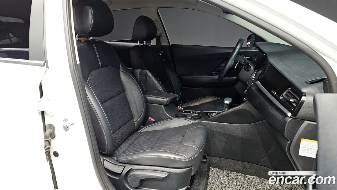 Kia Niro — фото 10