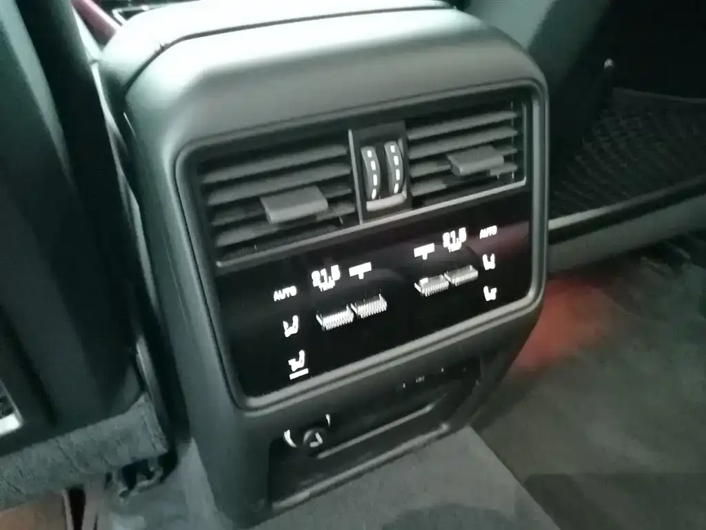 Porsche Cayenne Hybrid — фото 10