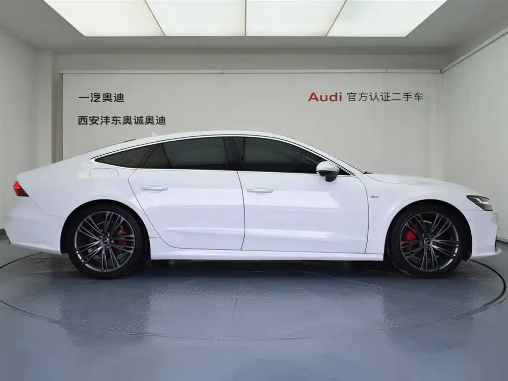 Audi A7 2023 из CN, фото 2