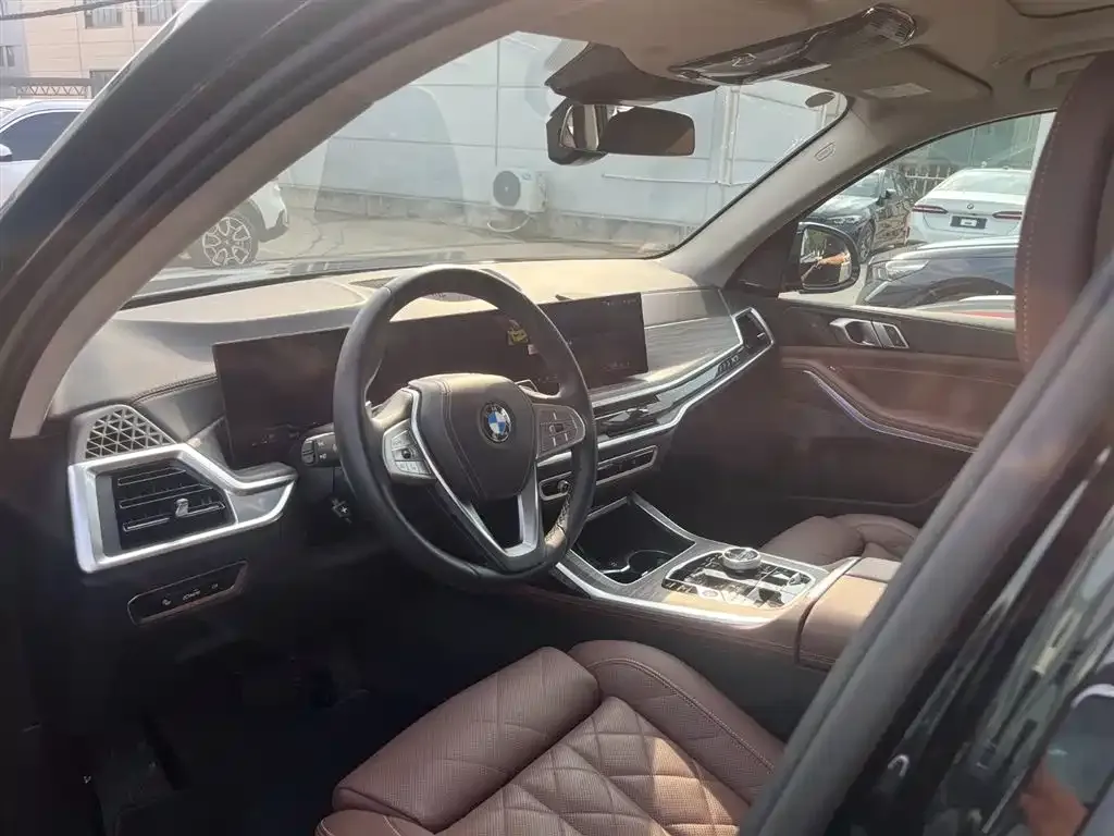 BMW X7 2024 из CN, фото 2