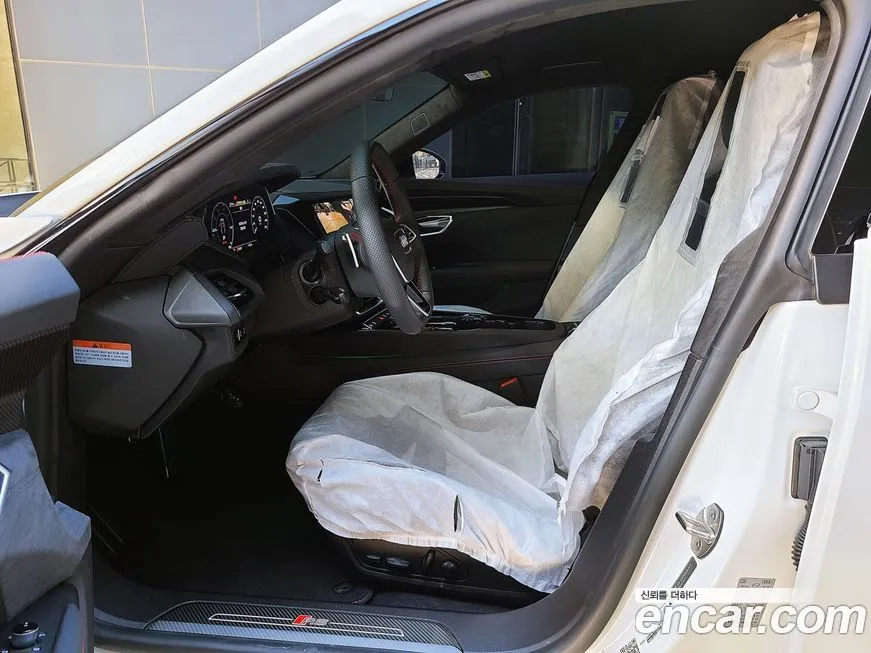 Audi RS e-tron GT 2023 из KR, фото 4