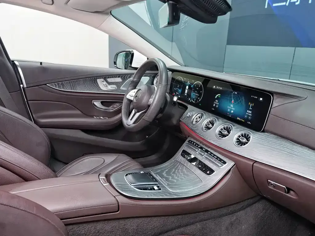 Mercedes-Benz CLS — фото 8