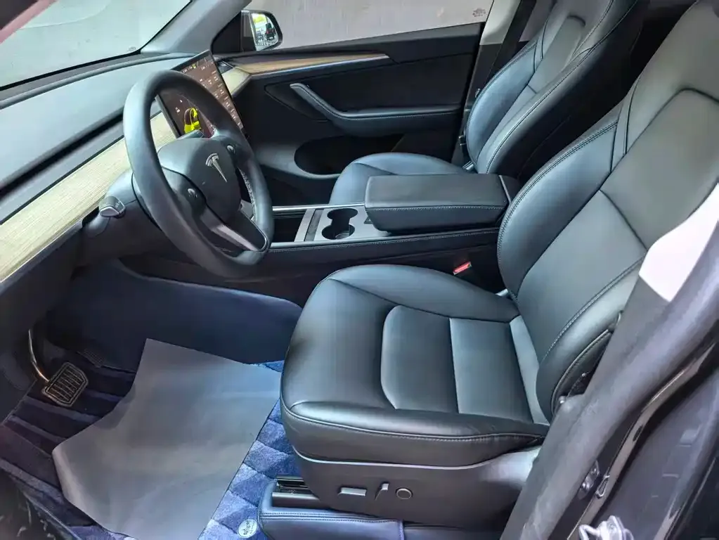 Tesla Model Y 2023 из CN, фото 7
