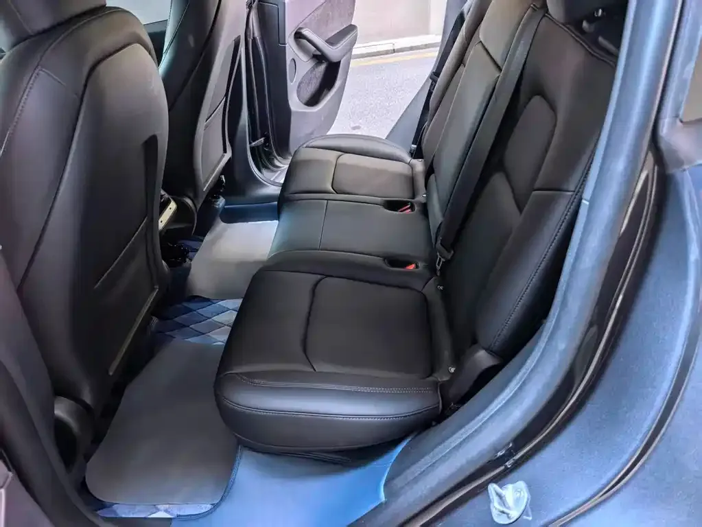 Tesla Model Y 2023 из CN, фото 8