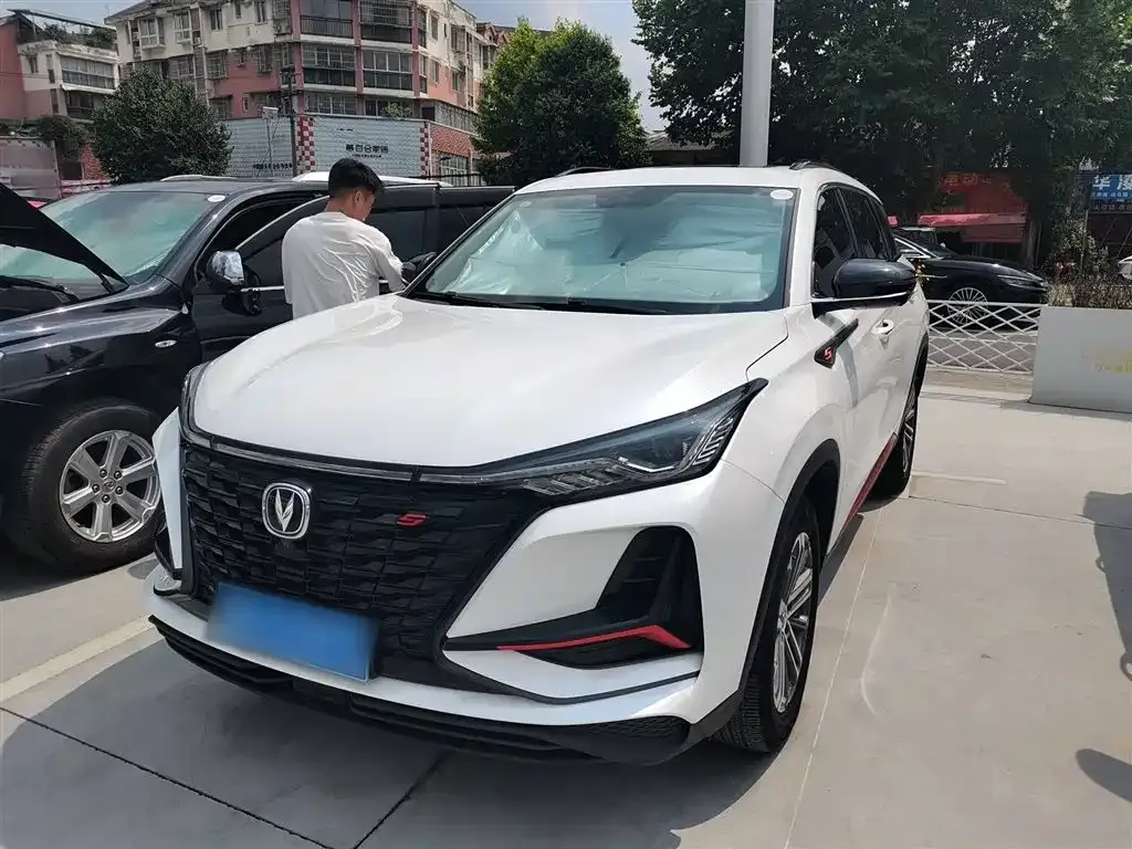 Changan CS75 PLUS — фото 1