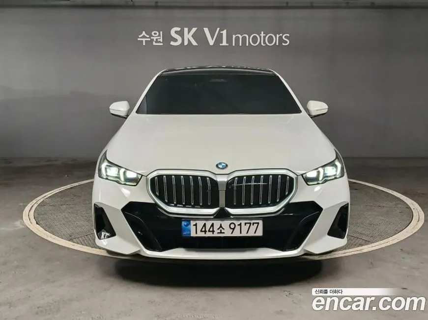 BMW 5-Series 2024 из KR, фото 1