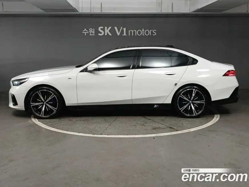 BMW 5-Series 2024 из KR, фото 3
