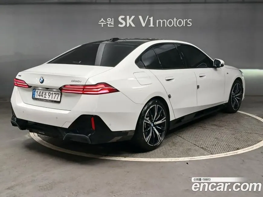 BMW 5-Series 2024 из KR, фото 4