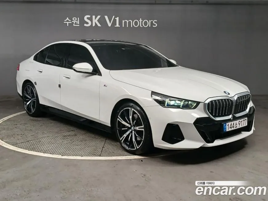 BMW 5-Series 2024 из KR, фото 5