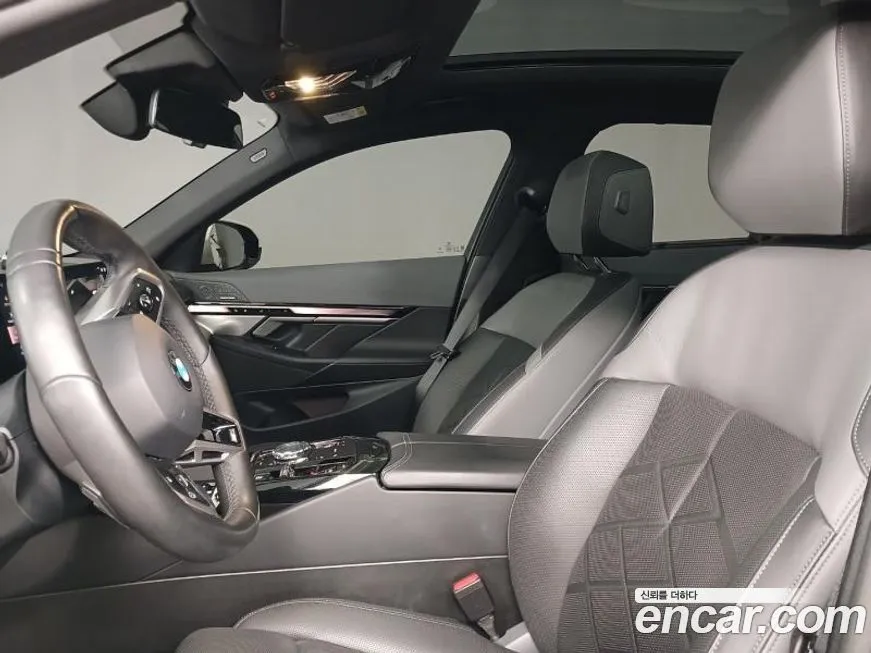 BMW 5-Series 2024 из KR, фото 7