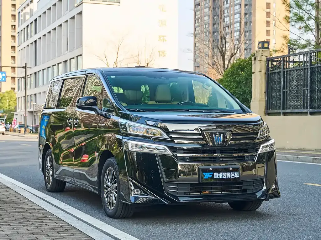 Toyota Vellfire — фото 3