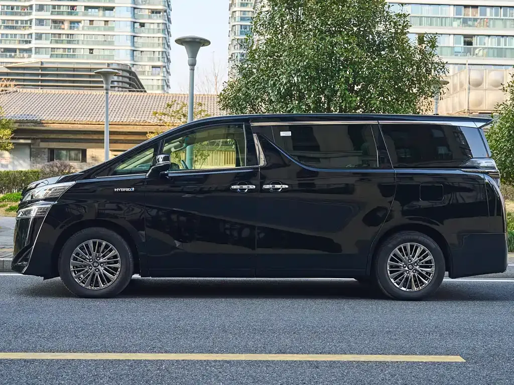 Toyota Vellfire — фото 4