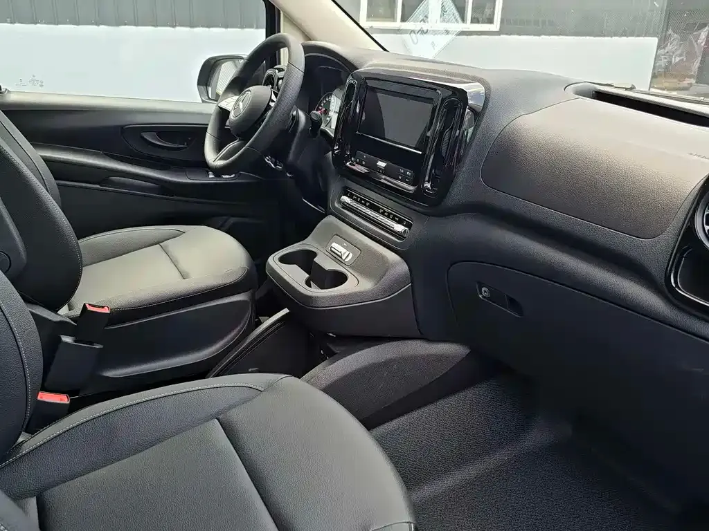Mercedes-Benz Vito 2025 из CN, фото 7