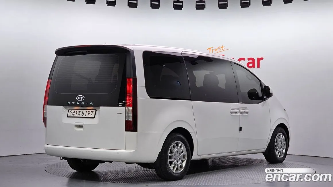 Hyundai Staria 2023 из KR, фото 2