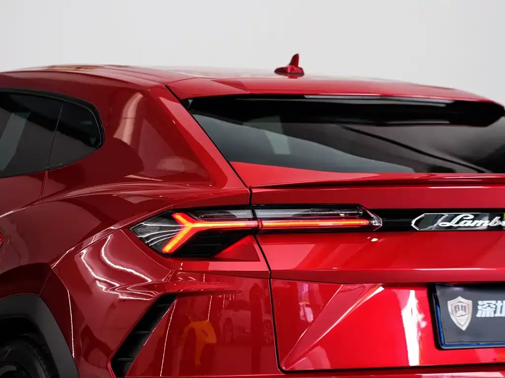 Lamborghini Urus — фото 9