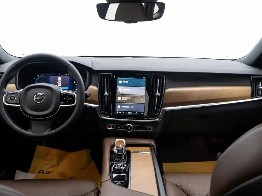 Volvo S90 2024 из CN, фото 8