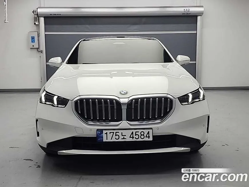 BMW 5-Series 2024 из KR, фото 2