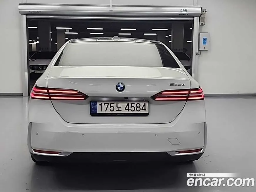 BMW 5-Series 2024 из KR, фото 3
