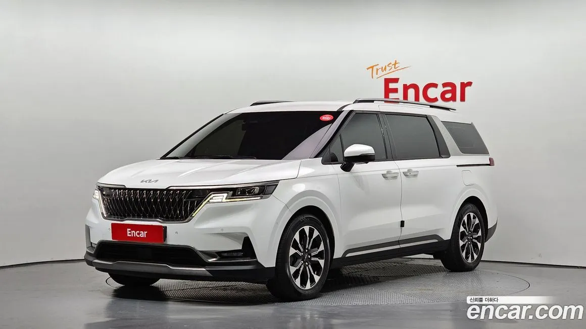 Kia Carnival — фото 1