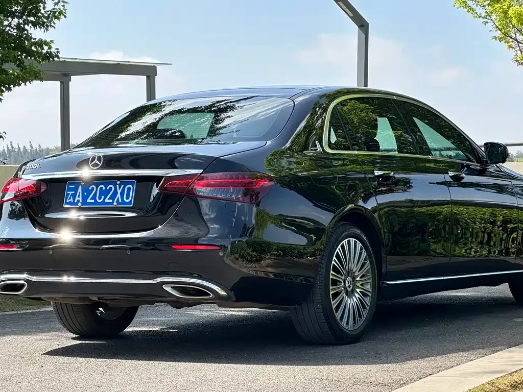 Mercedes-Benz E-Class — фото 10