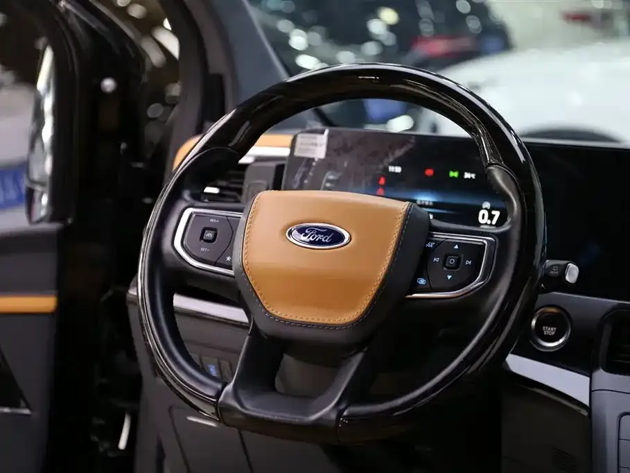 Ford Tourneo — фото 10
