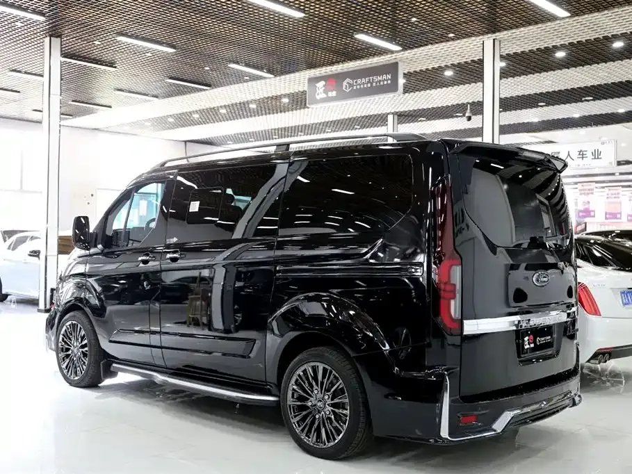 Ford Tourneo — фото 6
