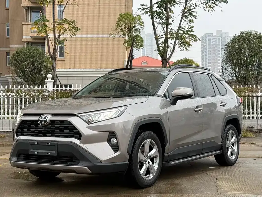 Toyota RAV4 2022 из CN, фото 1