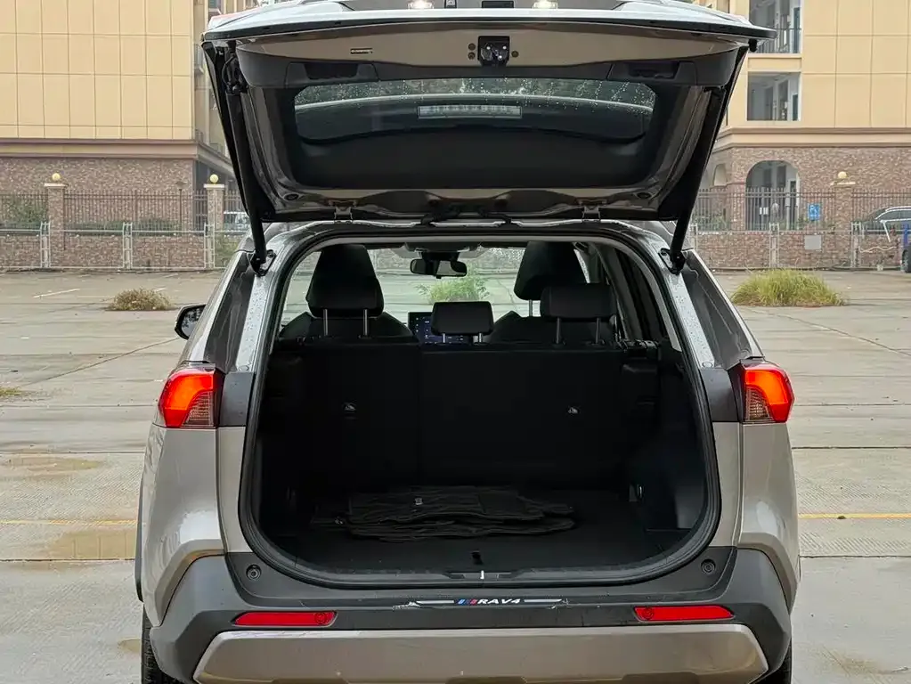 Toyota RAV4 2022 из CN, фото 10