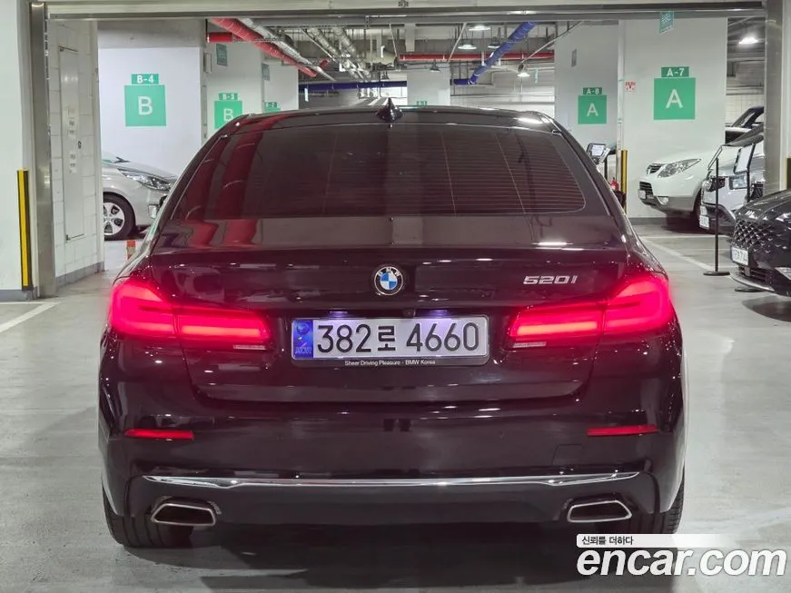 BMW 5-Series 2023 из KR, фото 3