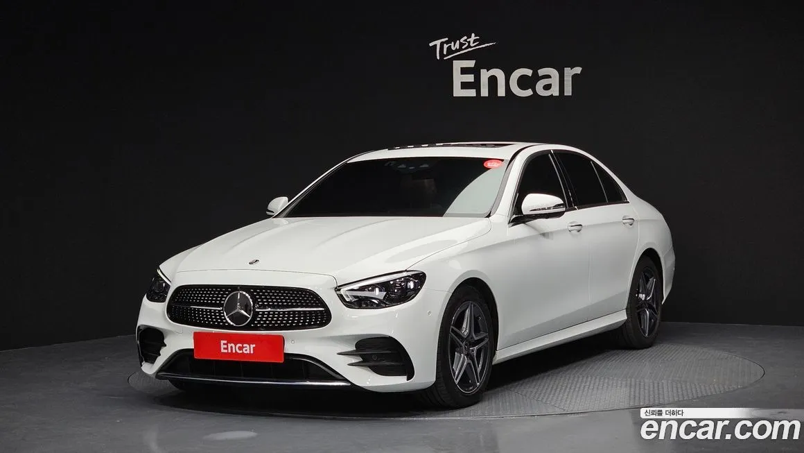 Mercedes-Benz E-Class — фото 1