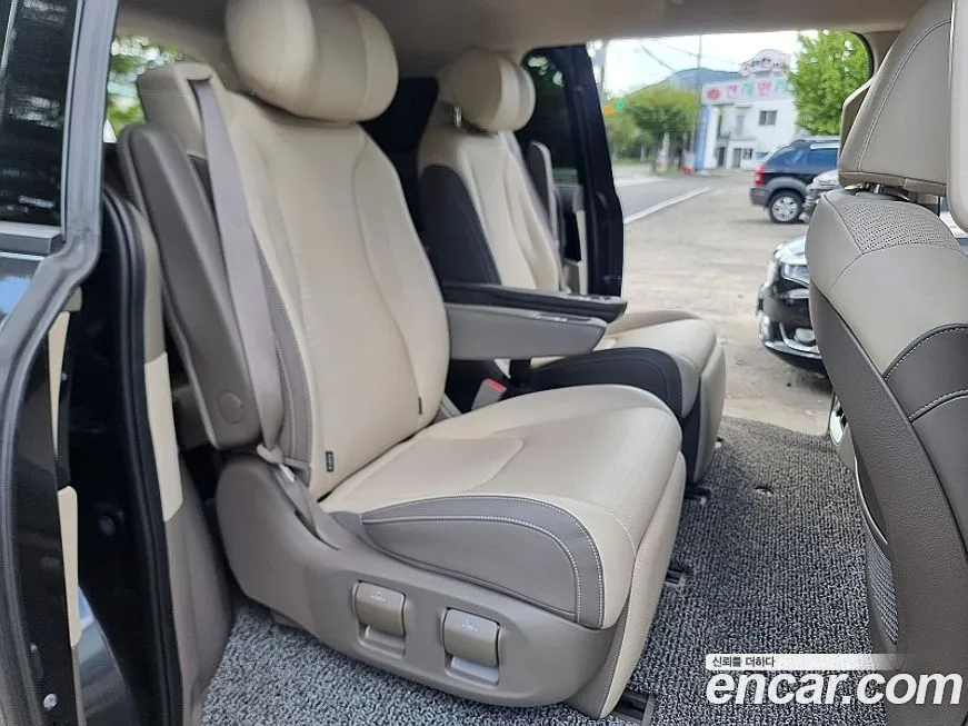 Kia Carnival — фото 10