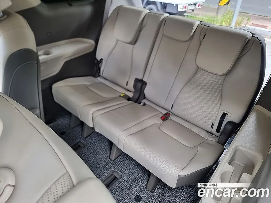 Kia Carnival — фото 9