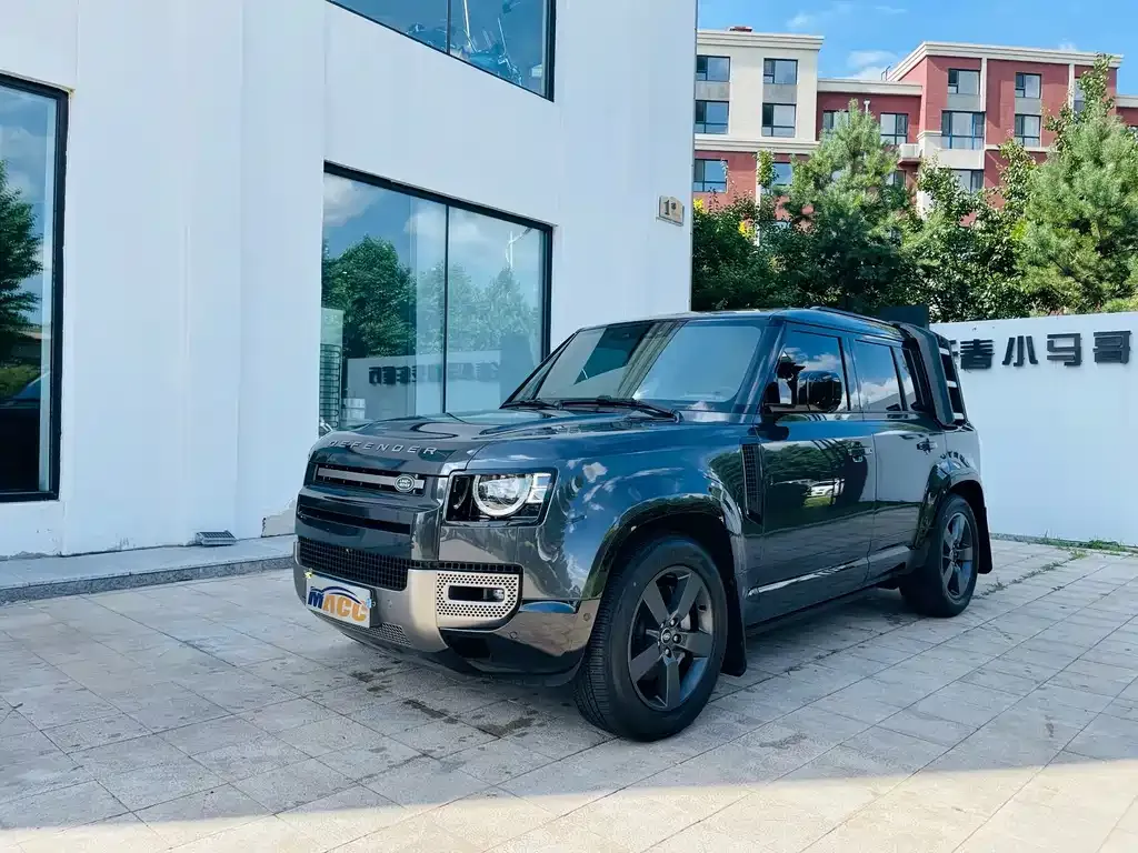 Land Rover Defender — фото 1