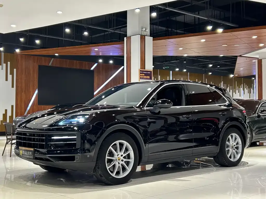 Porsche Cayenne — фото 1
