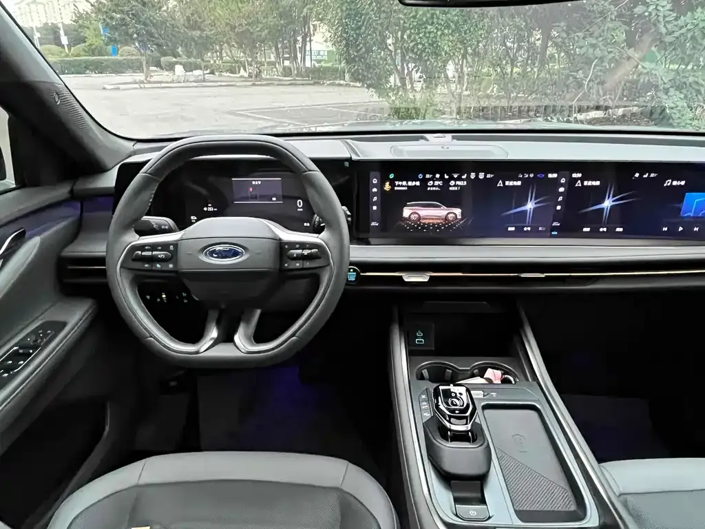 Ford Edge — фото 10