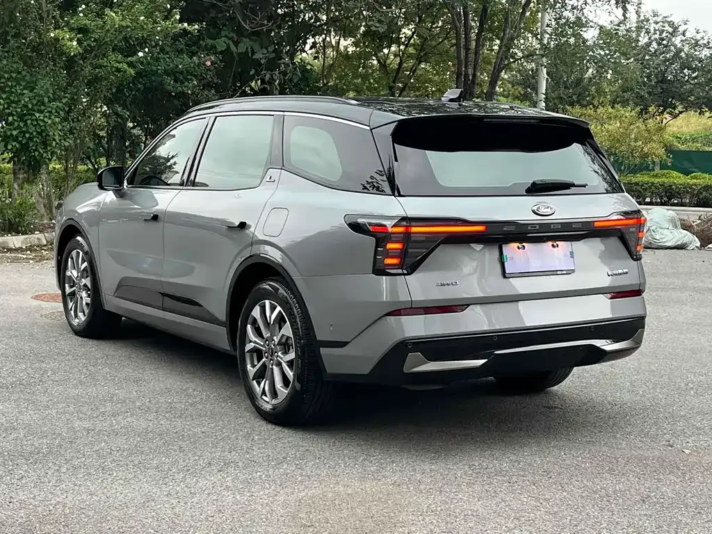 Ford Edge — фото 4