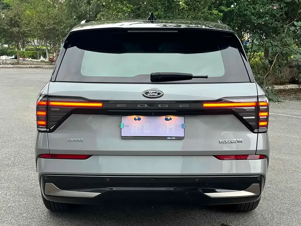 Ford Edge — фото 5