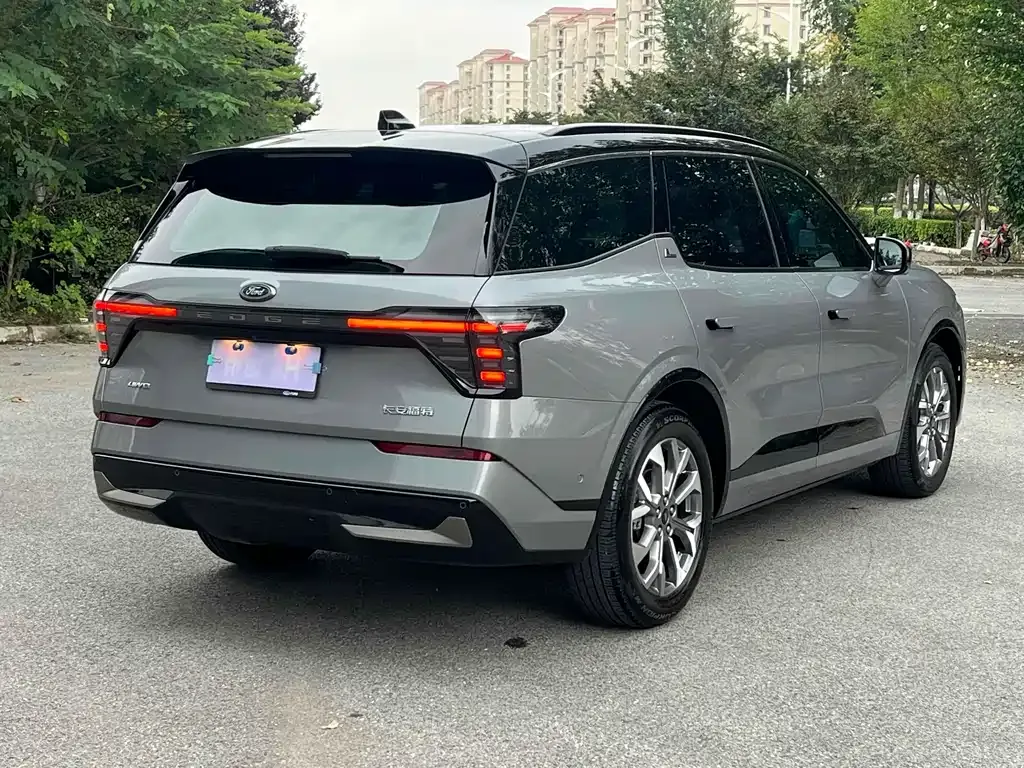 Ford Edge — фото 6