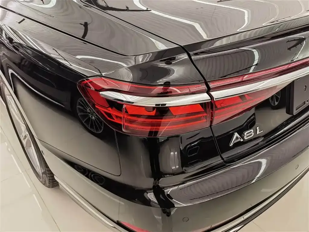 Audi A8 2023 из CN, фото 5