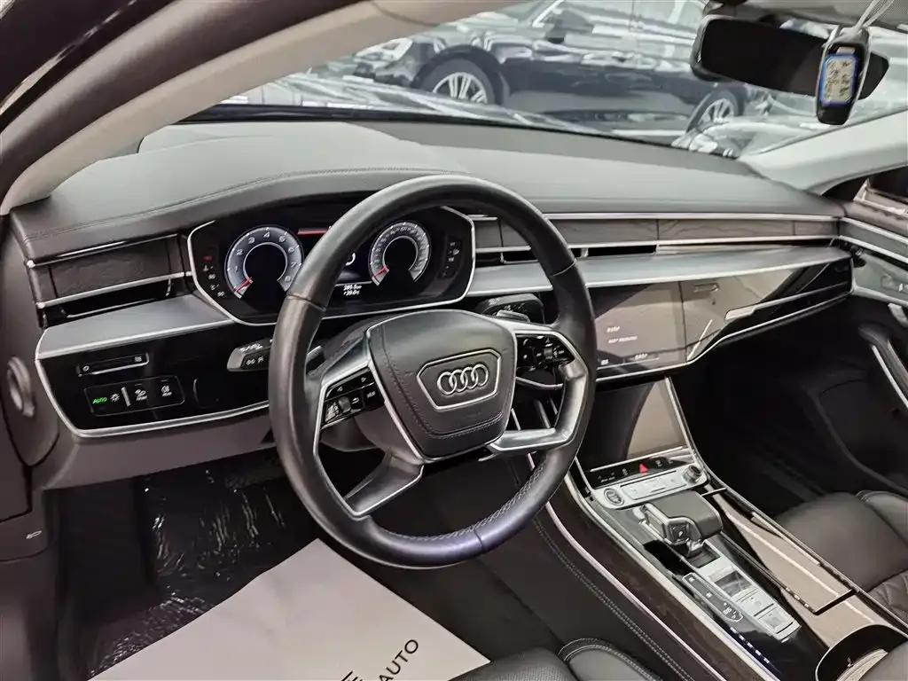 Audi A8 2023 из CN, фото 8
