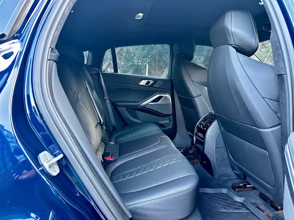 BMW X6 M 2023 из CN, фото 10