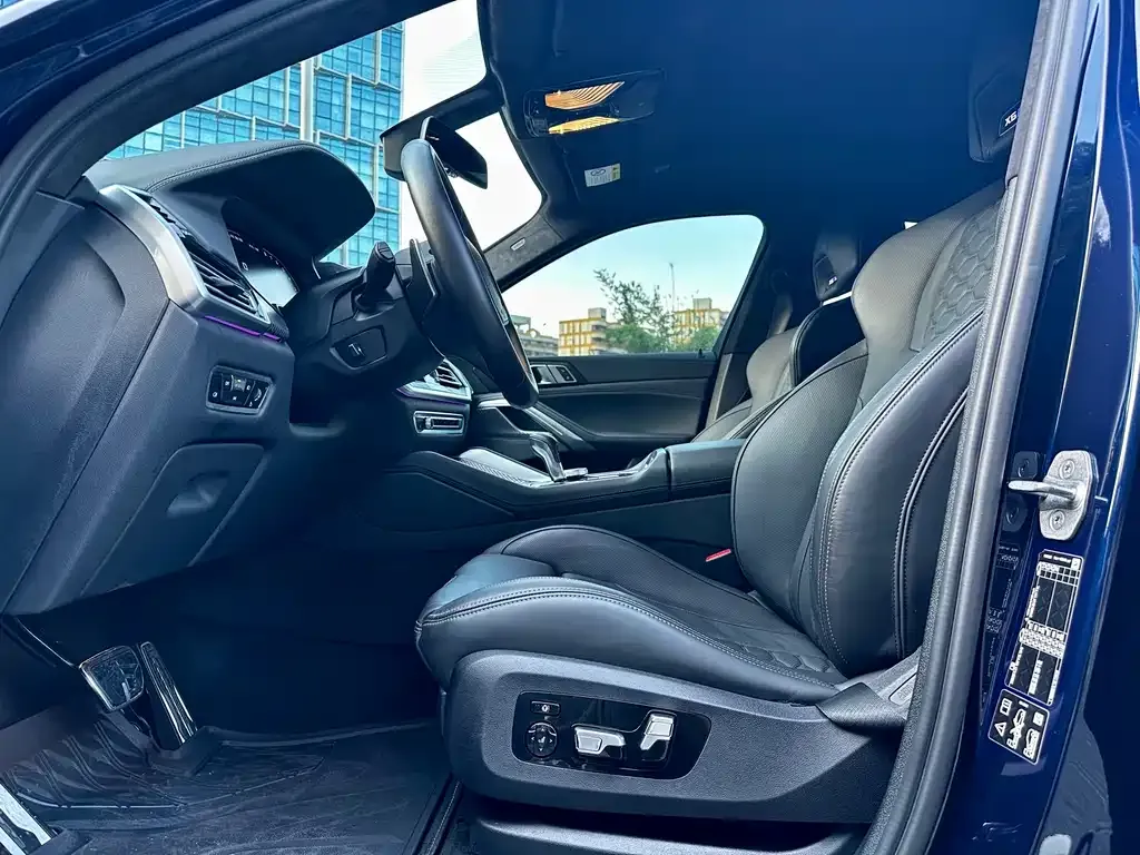 BMW X6 M 2023 из CN, фото 5