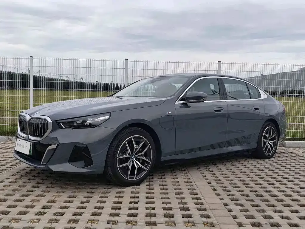 BMW i5 — фото 1