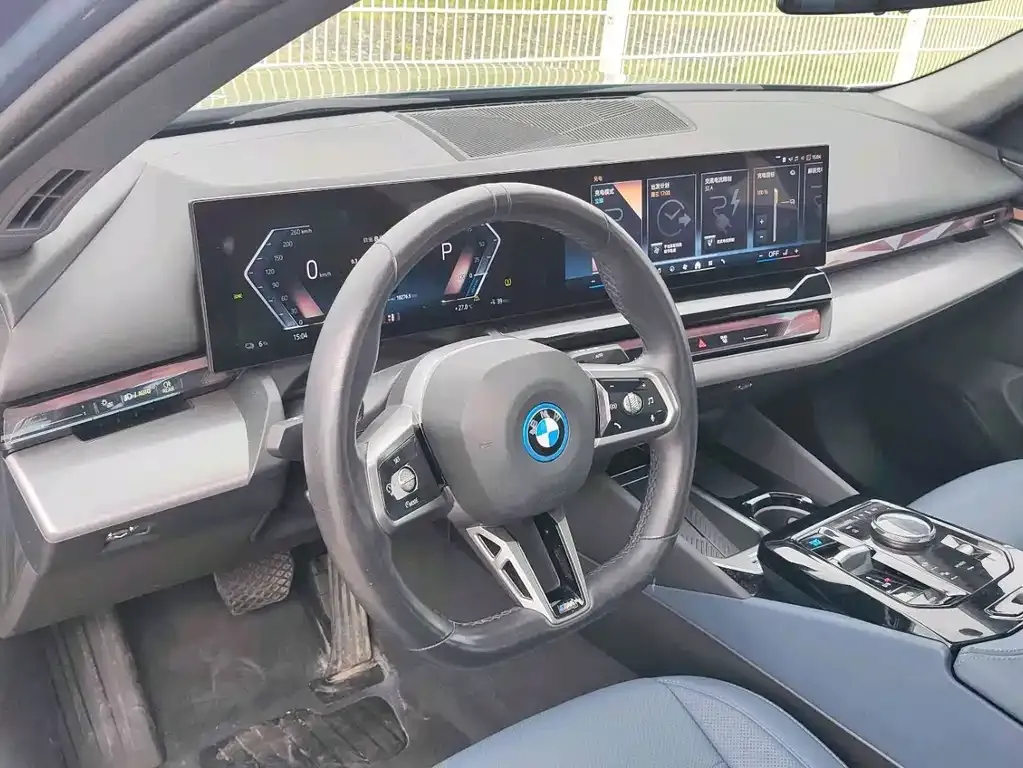 BMW i5 — фото 10