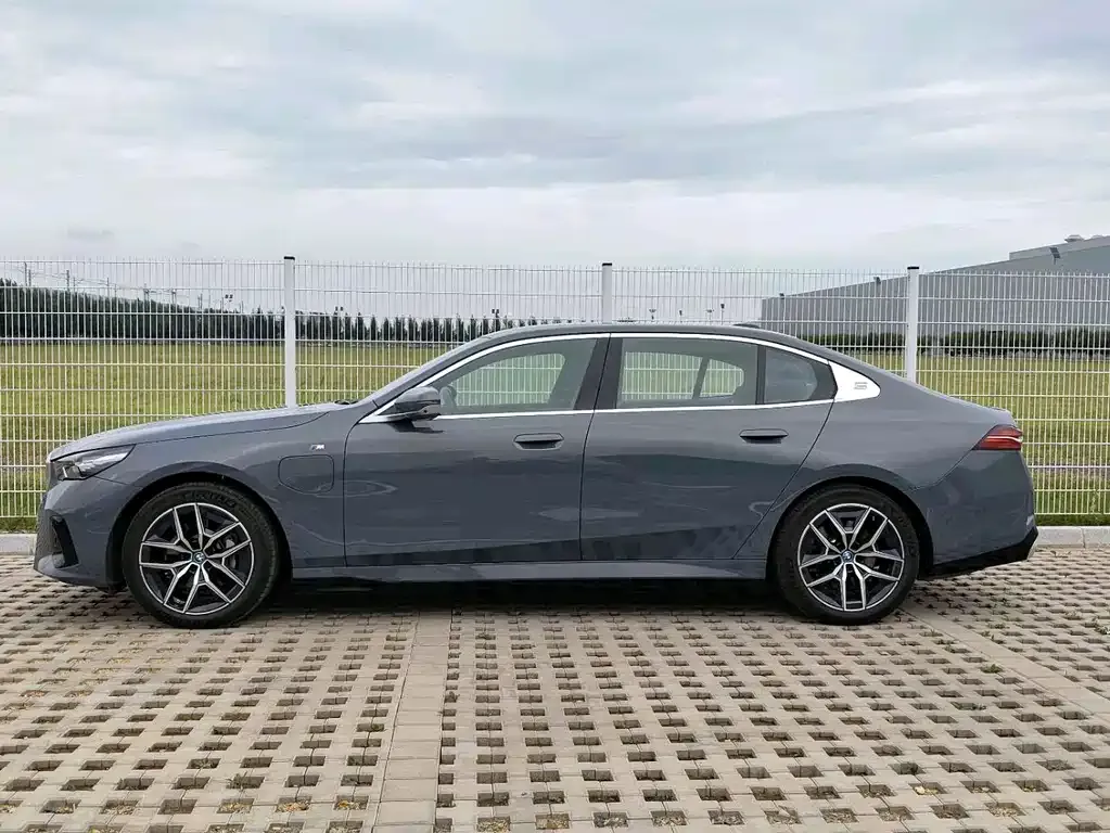 BMW i5 — фото 4
