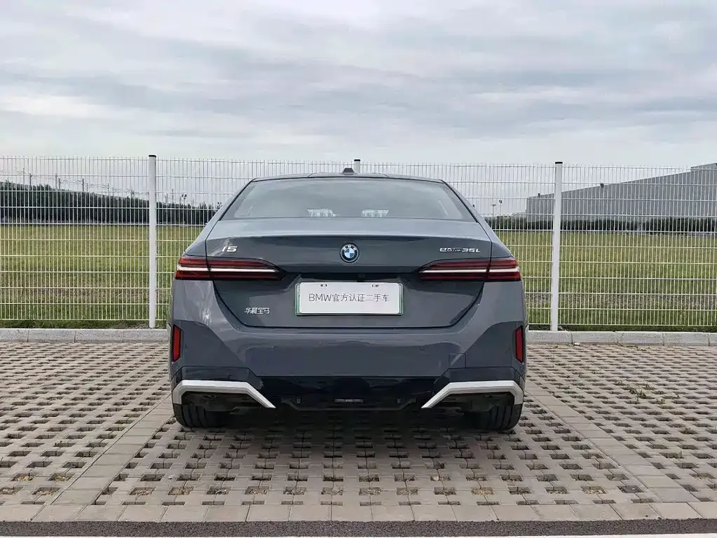 BMW i5 — фото 8