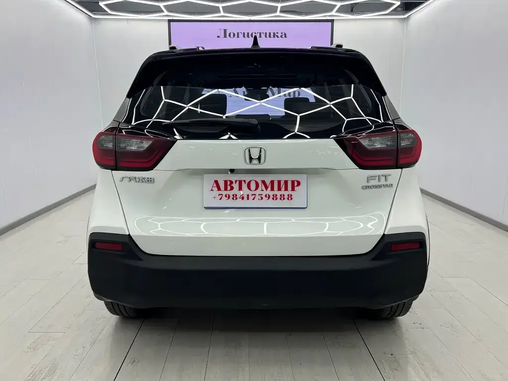 Honda Fit — фото 7
